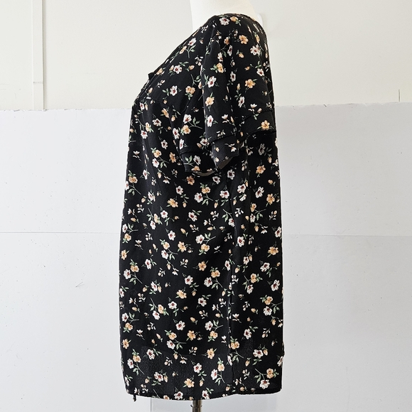 Shein Curve Size 1XL Polyester Black Multi-Colored Floral Ruffled Short-sleeved - Picture 13 of 16